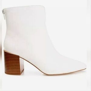 Journee Collection Boots Women's Kayden Tru Comfort Foam Size 11 White NWOT